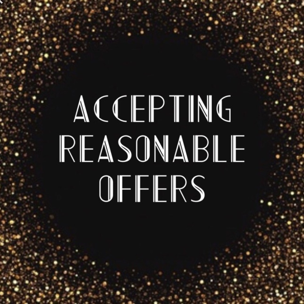 ACCEPTING REASONABLE OFFERS!😊💕